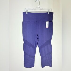 NWT Lane Bryant Livi Active Seamless Deep Purple Capris Leggings Sz18/20